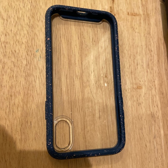iPhone 10 r outterbox phone case - Picture 1 of 2